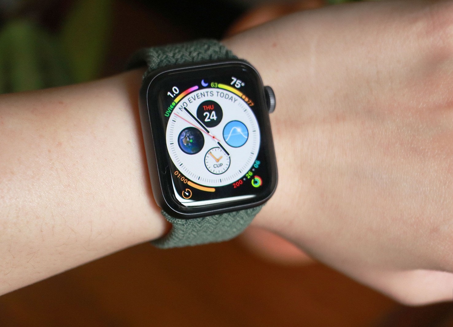 Thêm mặt đồng hồ trên Apple Watch Series 5