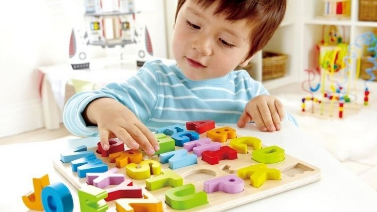 Đồ chơi giáo dục giúp con phát triển trí thông minh và cân bằng cảm xúc Đồ chơi giáo dục giúp con phát triển trí thông minh và cân bằng cảm xúc
